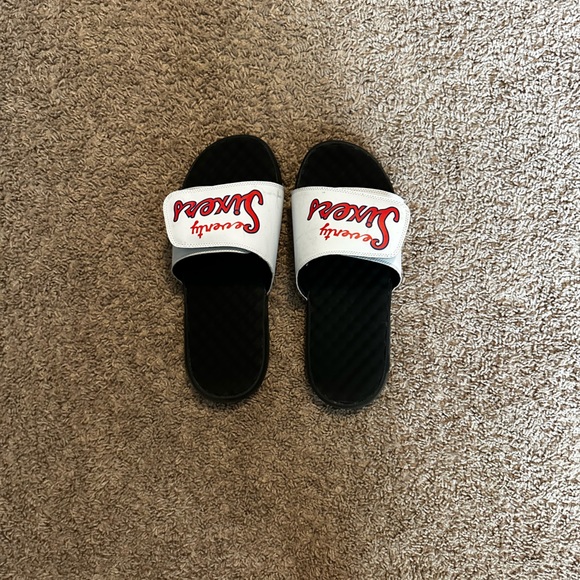 Seventy Sixers Slides - Picture 2 of 3